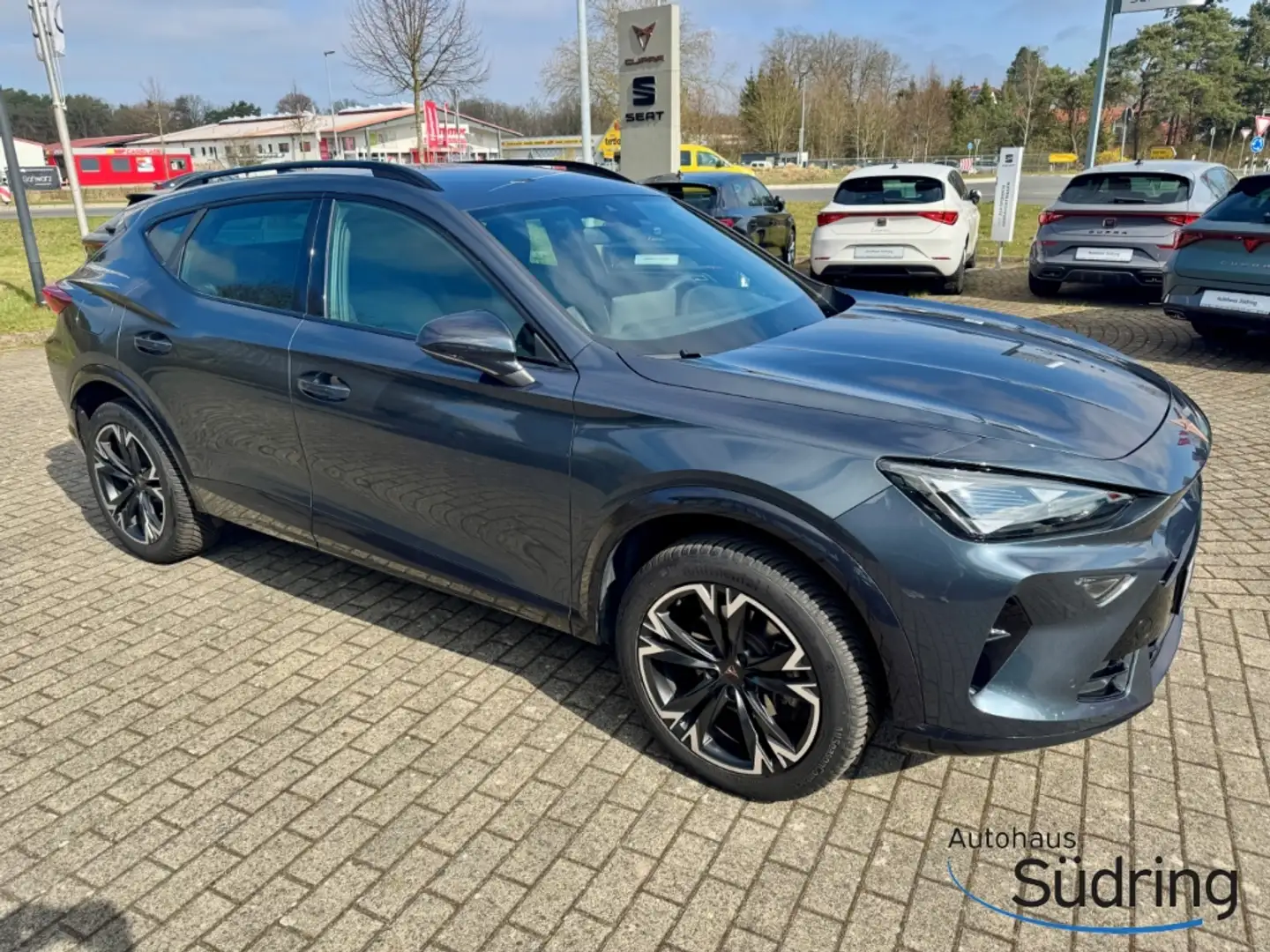 CUPRA Formentor 1,5 eTSI DSG Navi Rückfahrk. el.Heckkl Grau - 2