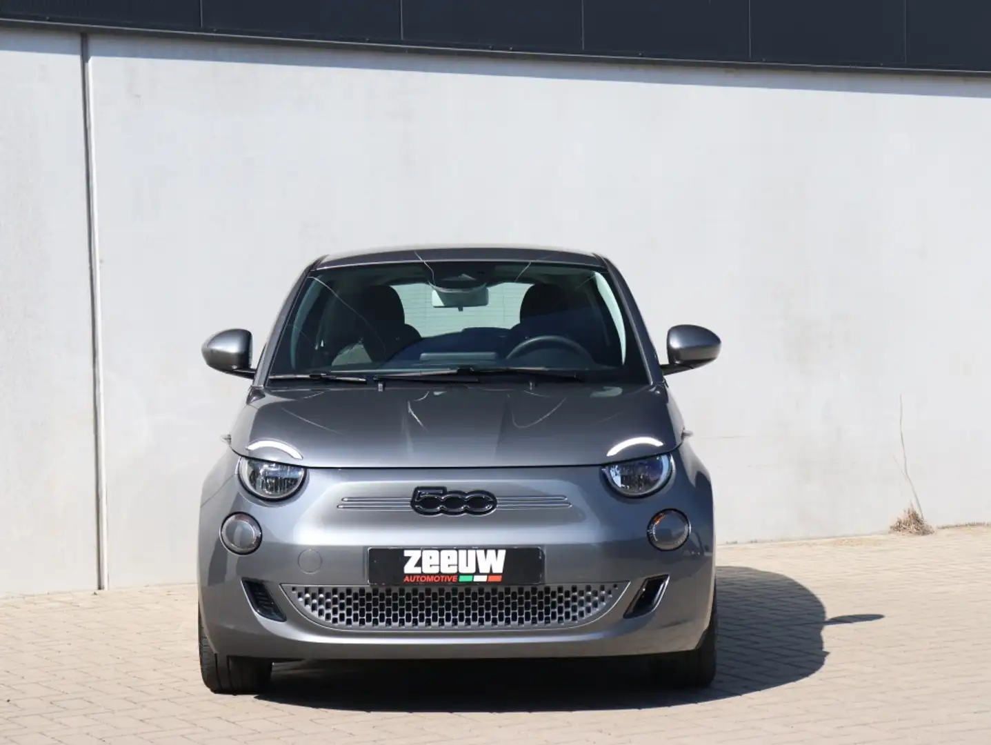 Fiat 500e Icon 42 kWh | Navi | Winter | Carplay | PDC | 17" Grijs - 2