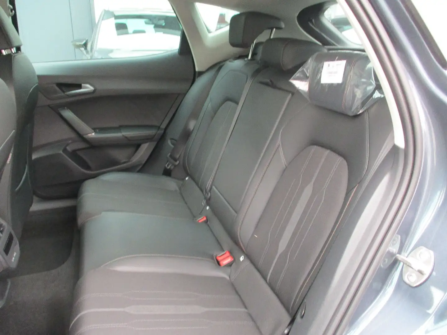 CUPRA Formentor VZ 1,4 DSG e-Hybrid *AHK*PanoDach* Grau - 2