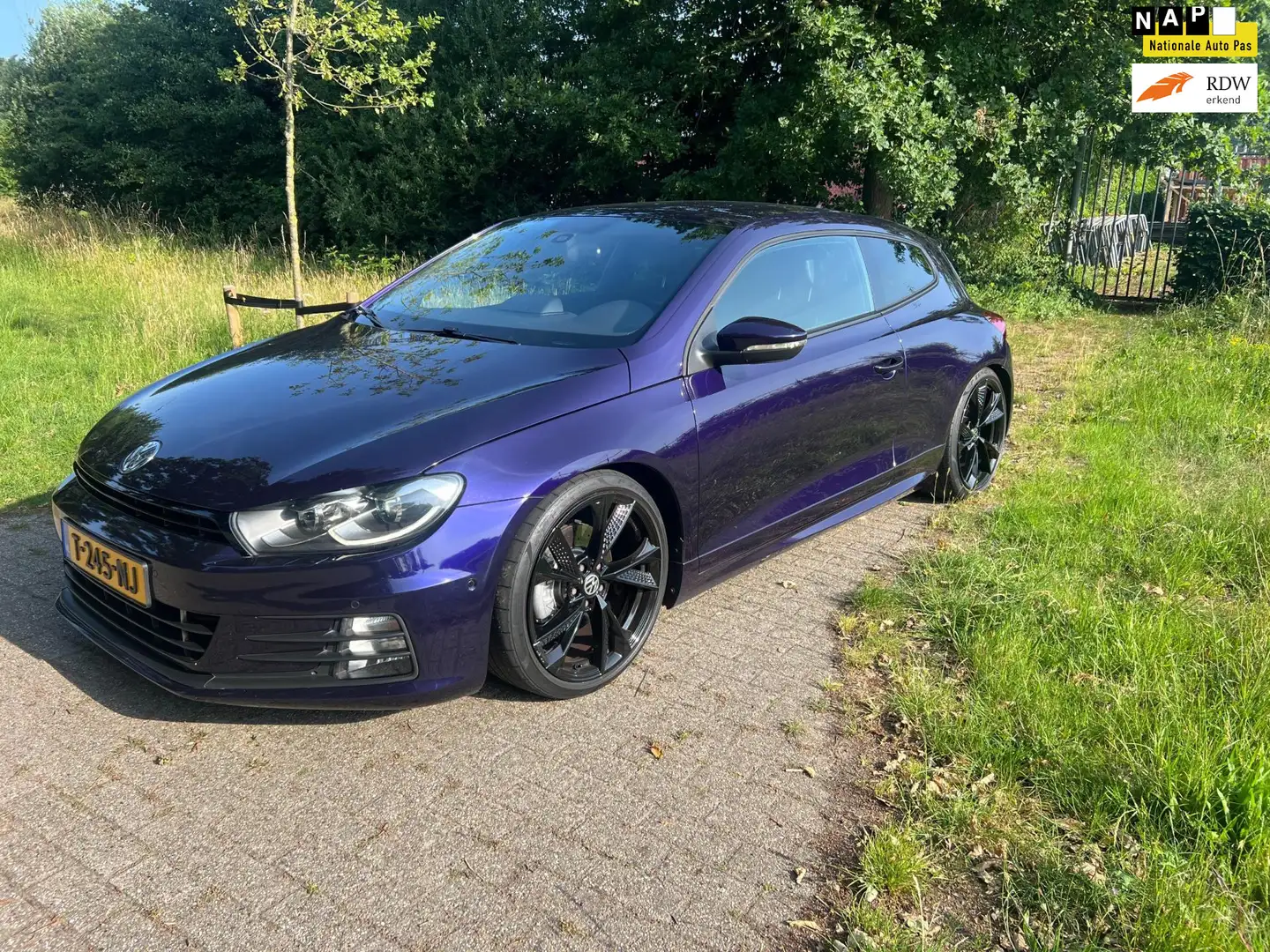 Volkswagen Scirocco 2.0 TSI R-LINE DSG 220PK LED 2015 Paars - 1