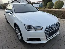 Audi A4 Avant quattro sport Navi PDC AHK Akustik uvm