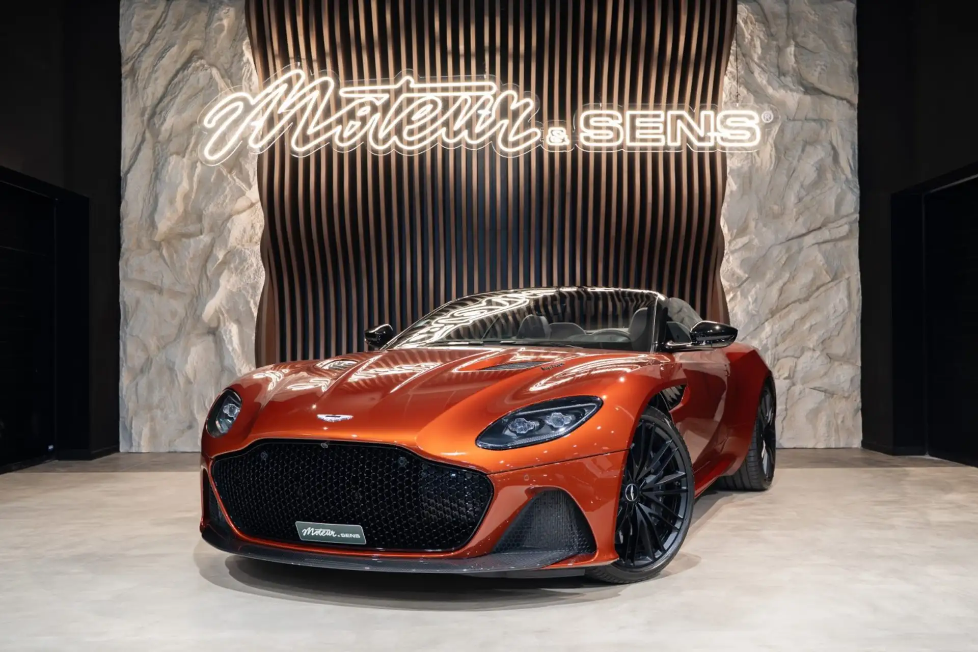 애스턴마틴 DBS Coupe 2020 레드 사진 1