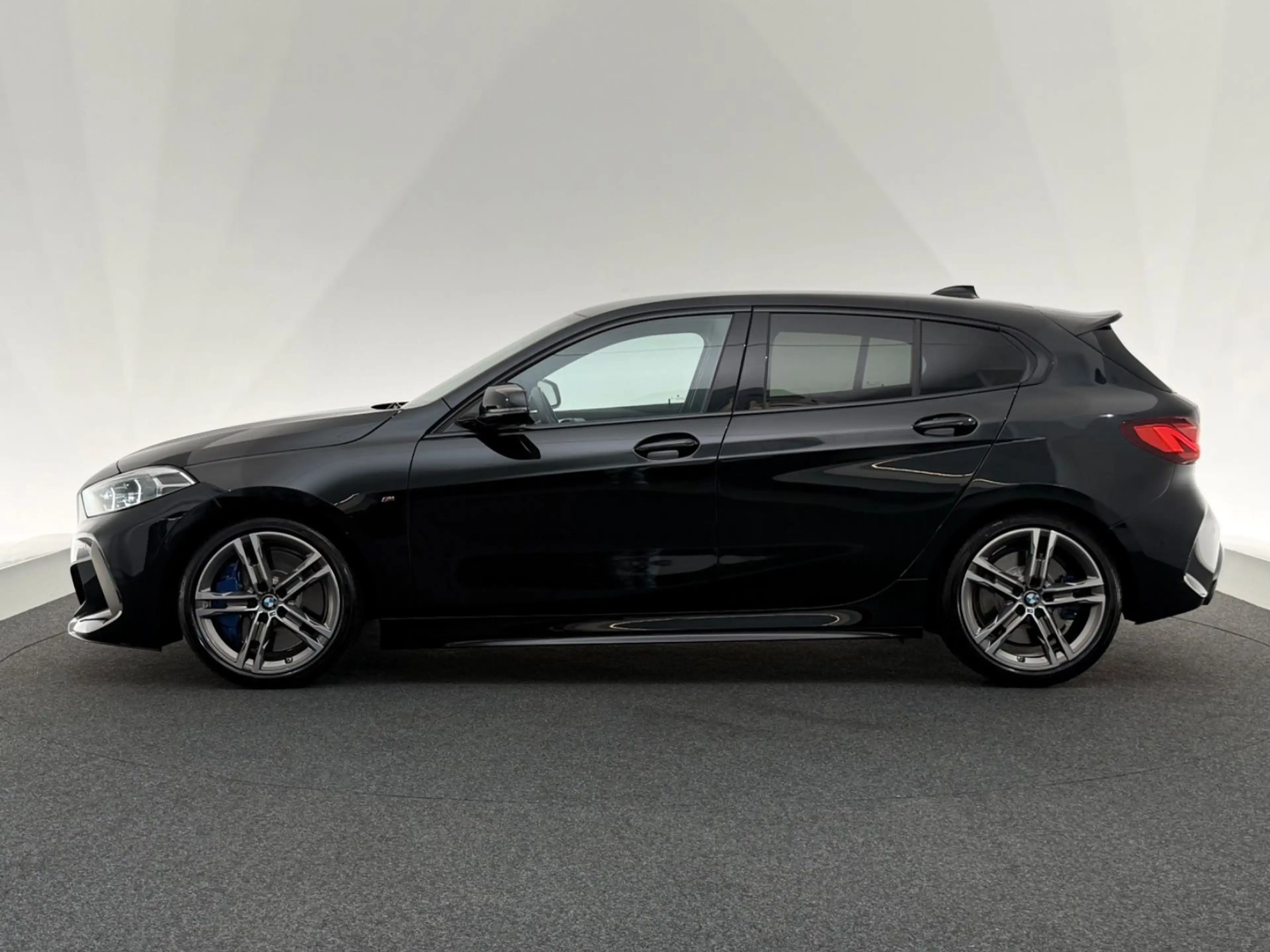 BMW 135 i xDrive*HUD*LED-HARMAN-LHZ-KEYLESS-MEMORY — photo 4