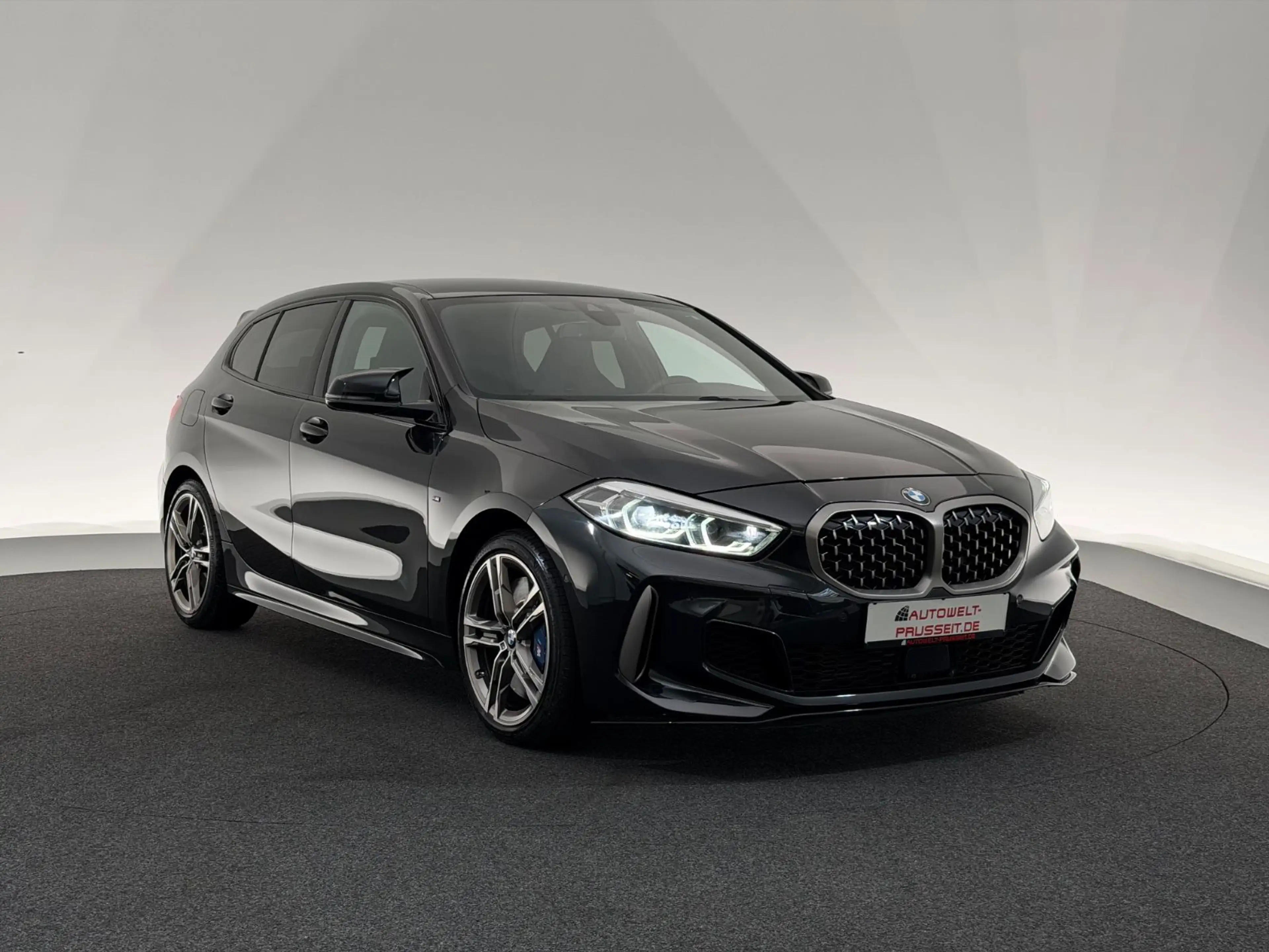 BMW 135 i xDrive*HUD*LED-HARMAN-LHZ-KEYLESS-MEMORY