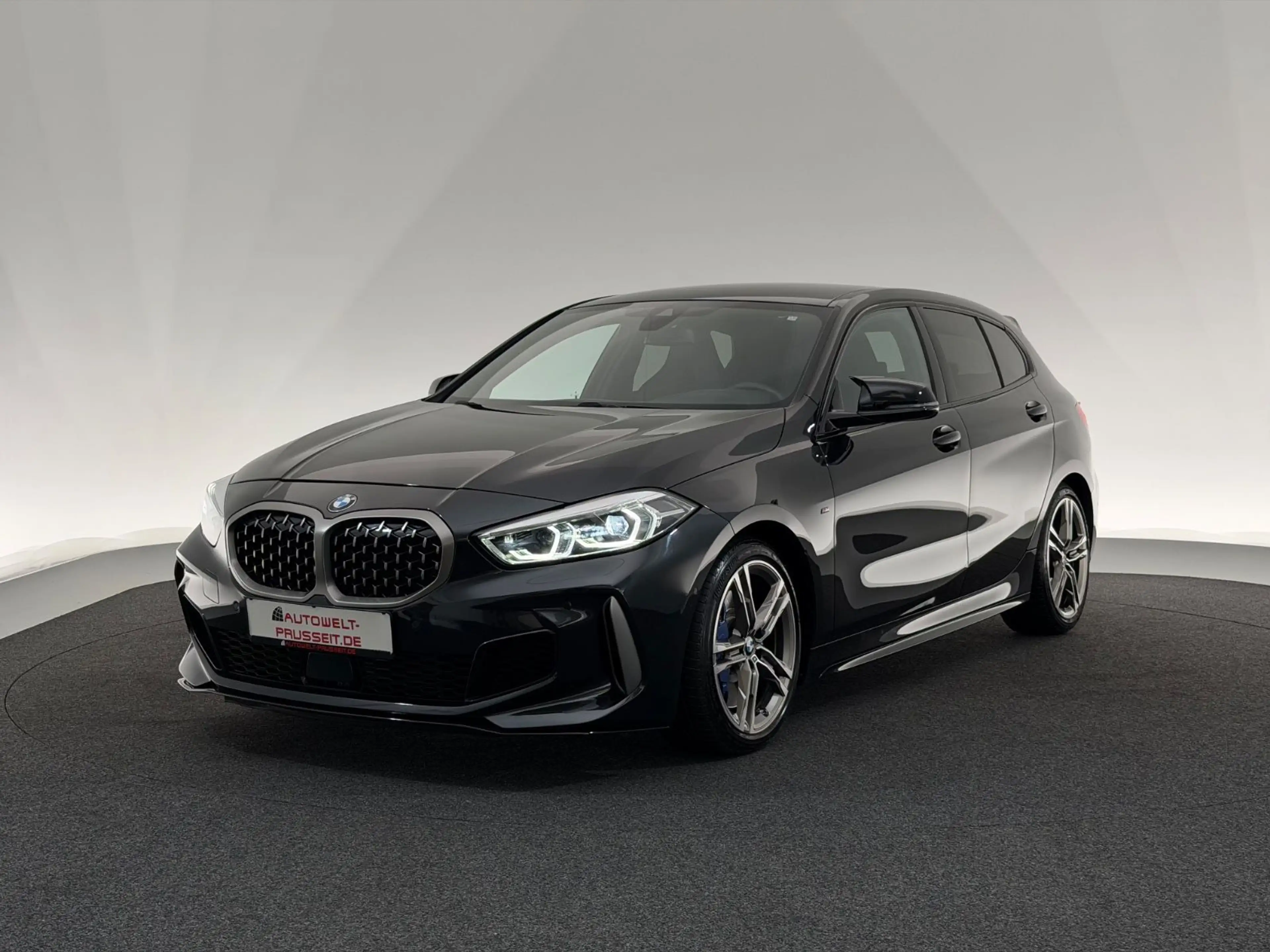 BMW 135 i xDrive*HUD*LED-HARMAN-LHZ-KEYLESS-MEMORY — photo 3