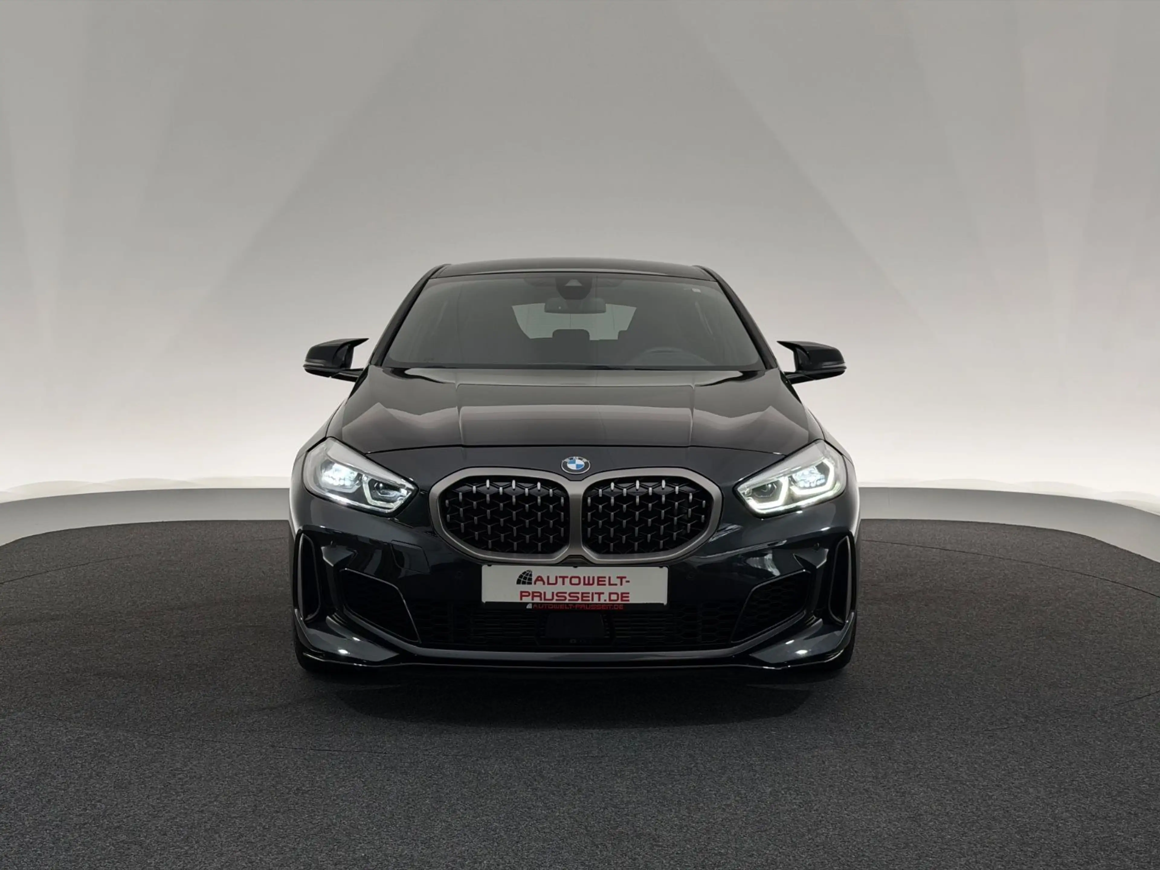 BMW 135 i xDrive*HUD*LED-HARMAN-LHZ-KEYLESS-MEMORY — photo 2