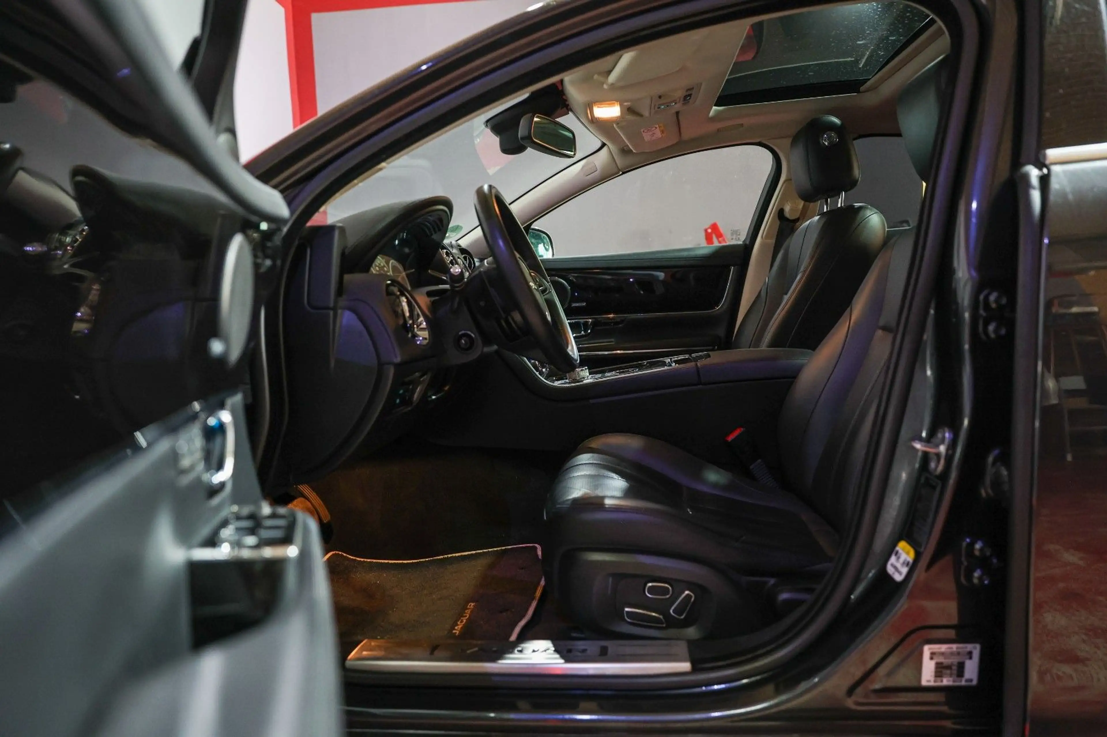 Jaguar XJ PREMIUM LUXURY LEDER NAVI XENON TOP ZUSTAND — photo 13