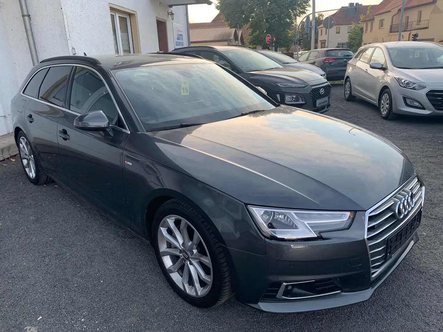 Audi A4 Avant 2.0 TDI S tronic quattro sport Grau - 2