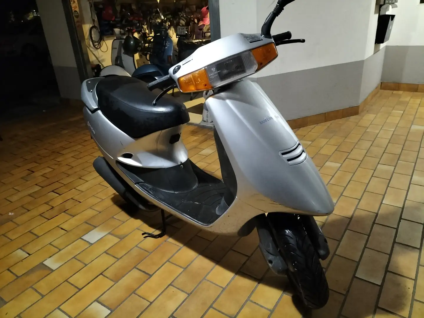 Aprilia Amico 50 Business Srebrny - 1