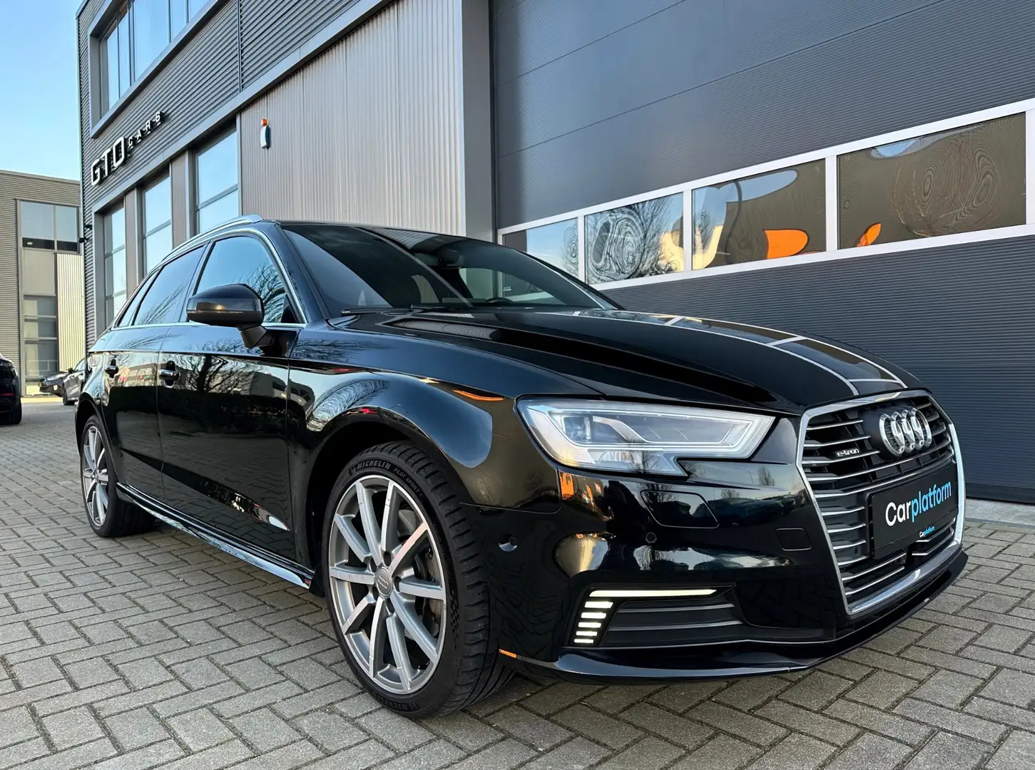 Audi A3 Sportback 40 e-tron Advance Sport | S-Line | Bang Zwart - 2