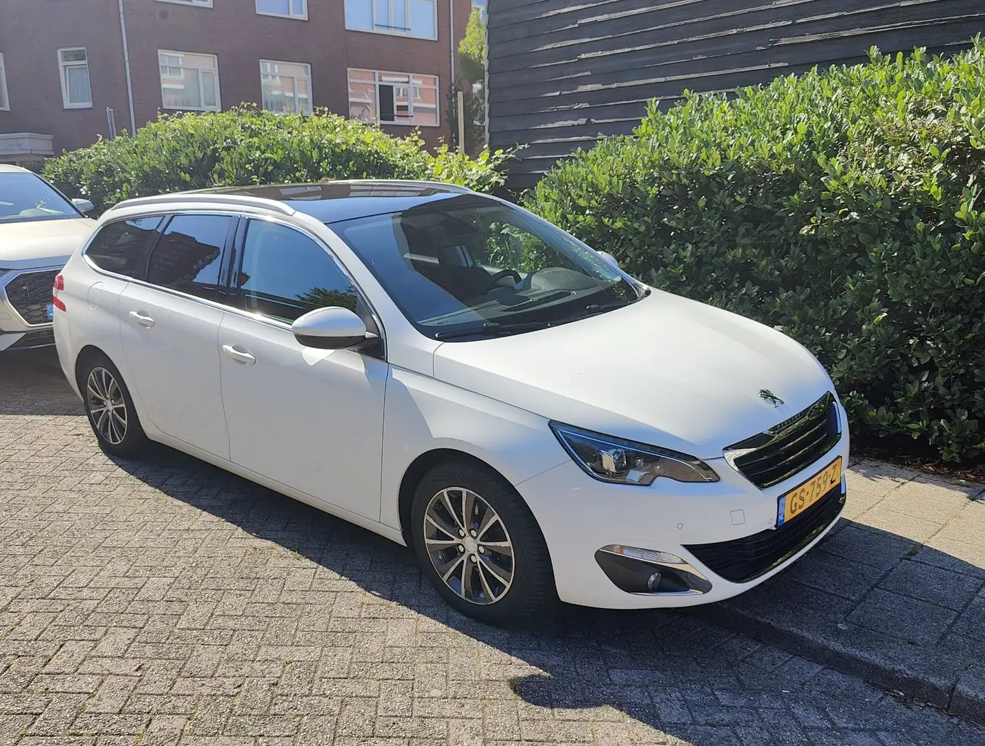 Peugeot 308 1.2 PureT.Blue L. Pr Wit - 1