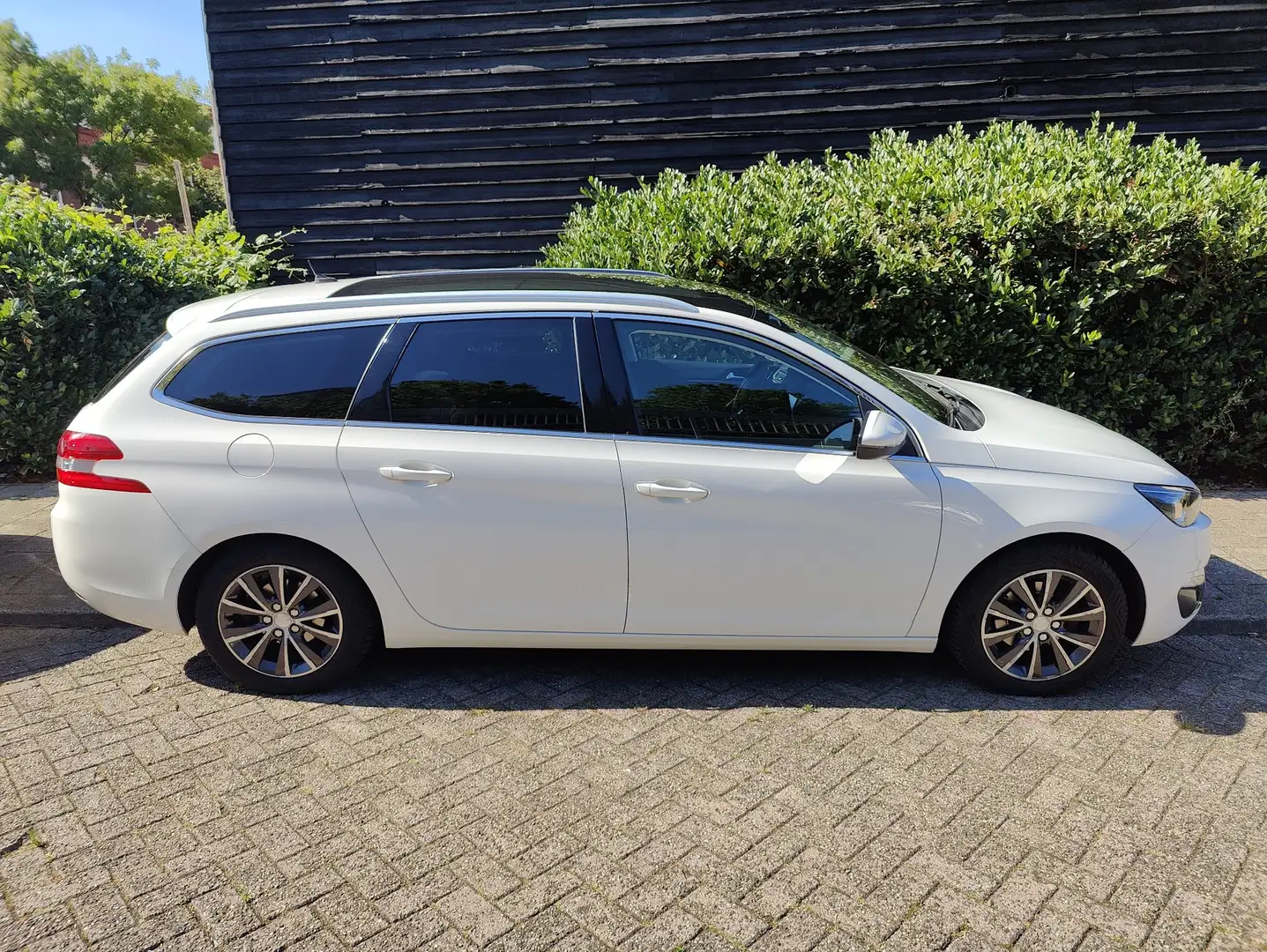 Peugeot 308 1.2 PureT.Blue L. Pr Wit - 2