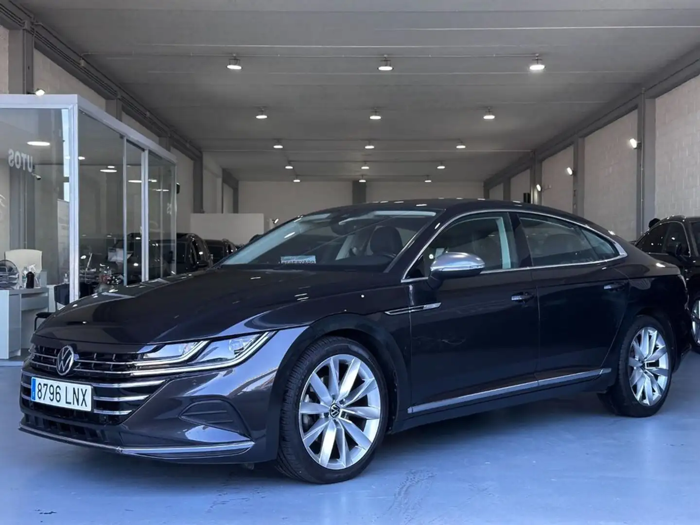 Volkswagen Arteon 2.0TDI Elegance DSG7 110kW Gris - 1