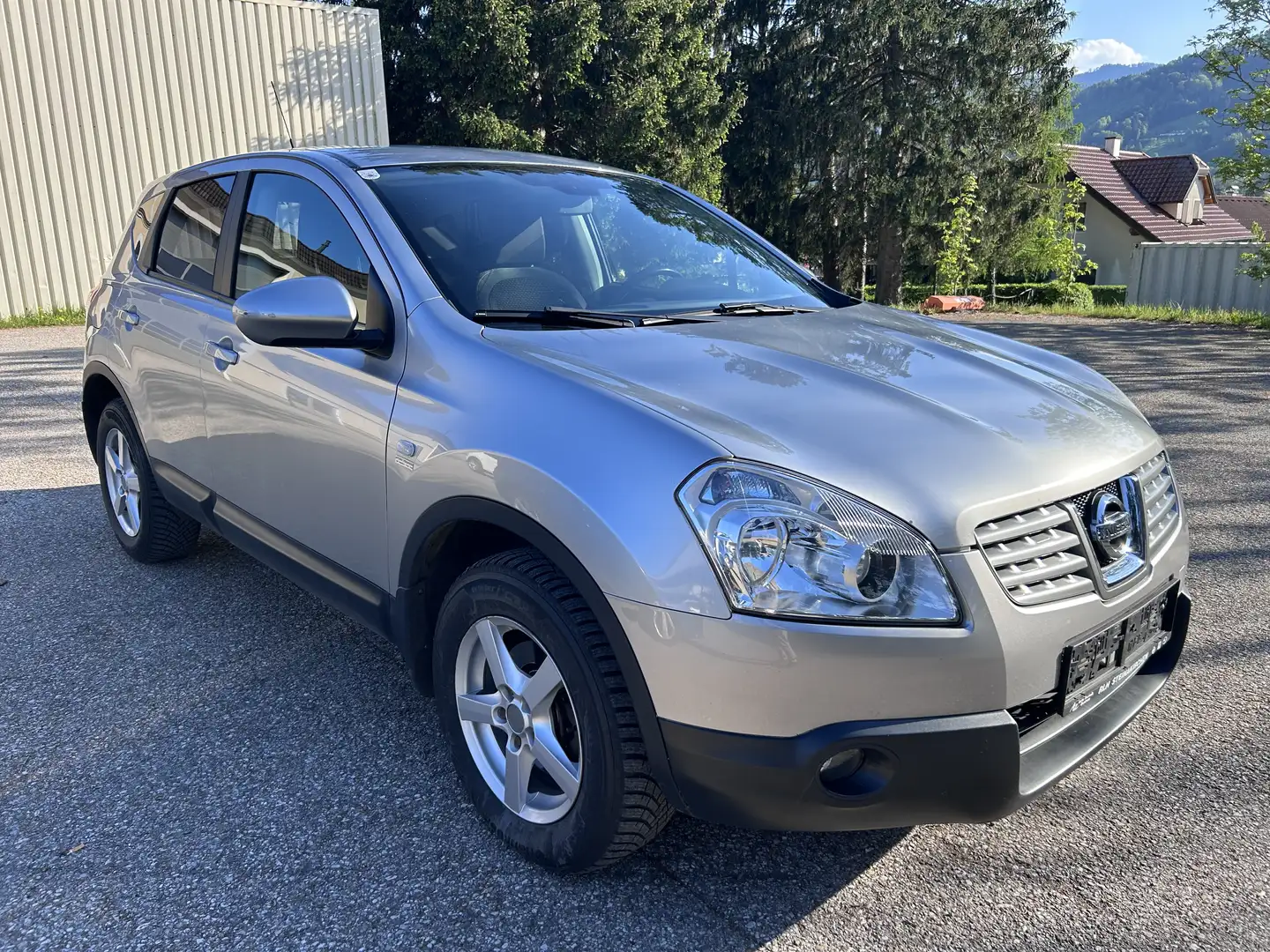 Nissan Qashqai 2,0 dCi 4WD DPF Allrad - 2