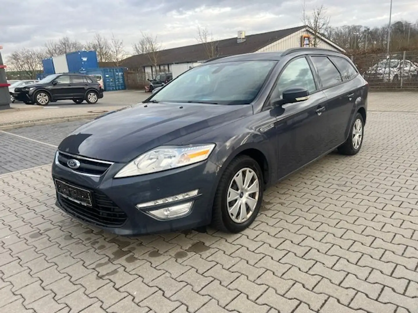 Ford Mondeo Trend Grau - 2