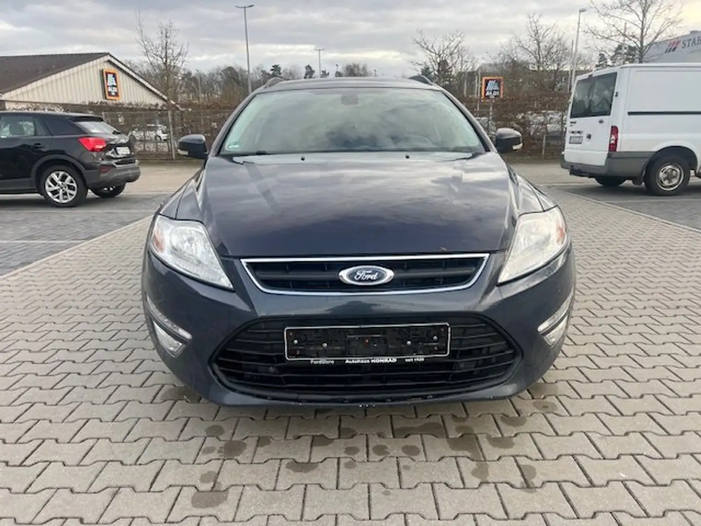 Ford Mondeo Trend Grau - 1