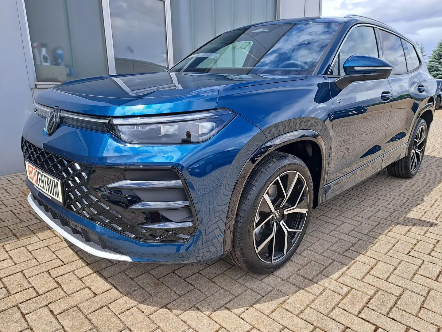 Volkswagen Tayron R-LINE 2.0 TDI 7-SITZE AHK PANO ALU-20" Modrá - 1