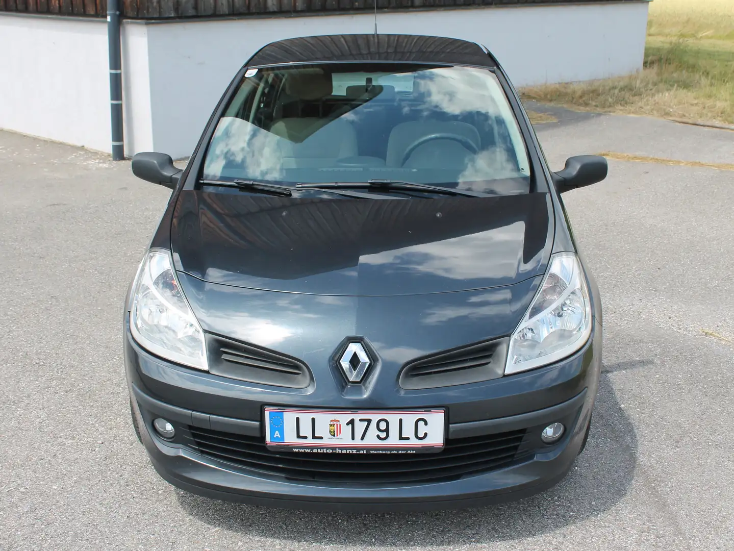 Renault Clio Klima, servicegepflegt, Pickerl, AHK, WR Grau - 2