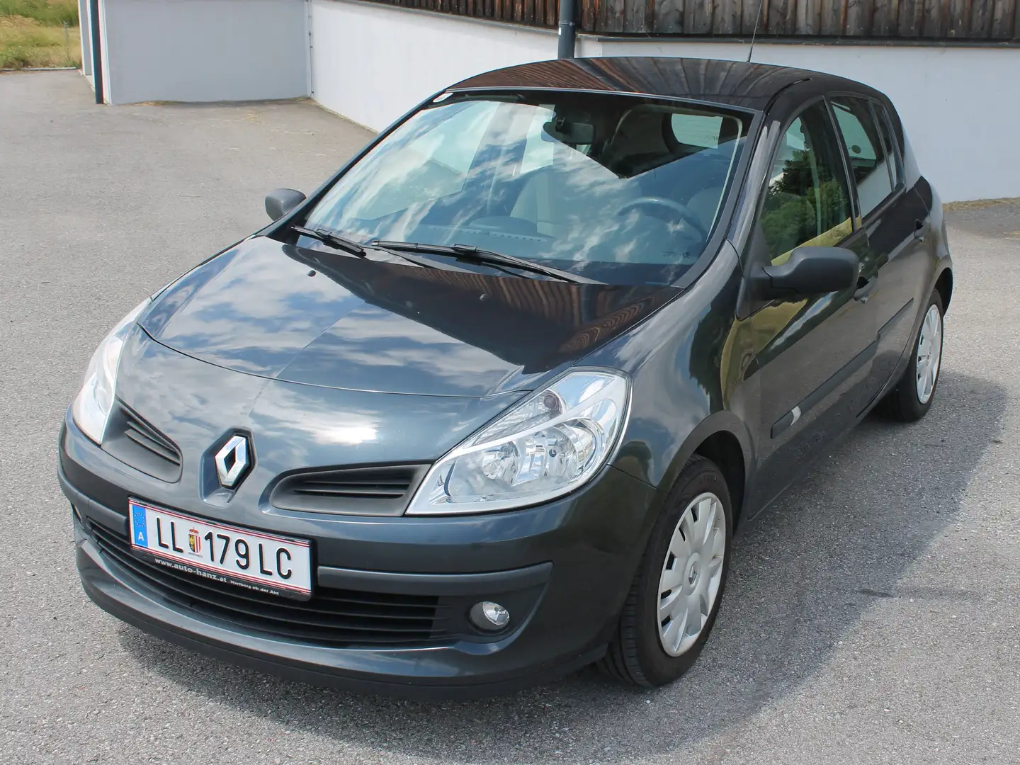 Renault Clio Klima, servicegepflegt, Pickerl, AHK, WR Grau - 1