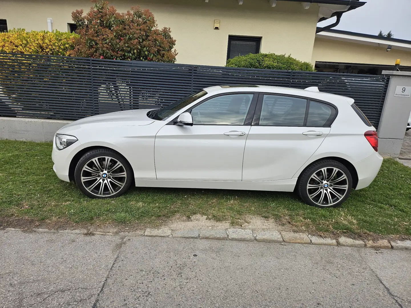 BMW 120 120d Österreich-Paket Aut. - 1