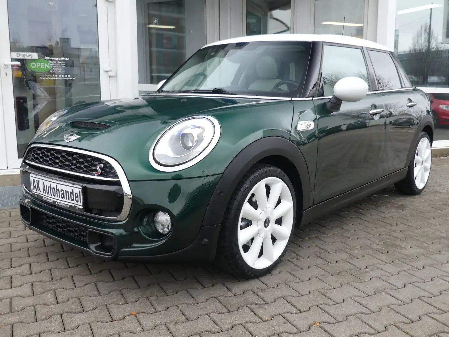 MINI Cooper S 5-Trg Aut. LED Navi-Prof Leder Panorama Grün - 1