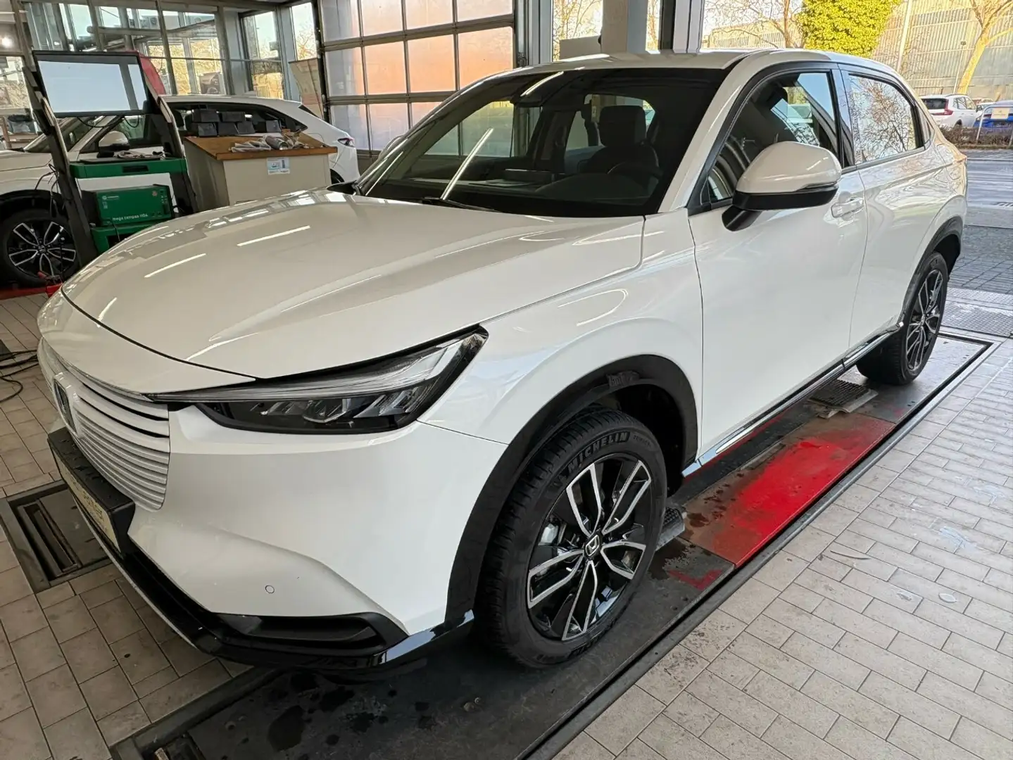 Honda HR-V Hybrid 1.5 Advance|Navi|MagicSeats Weiß - 2