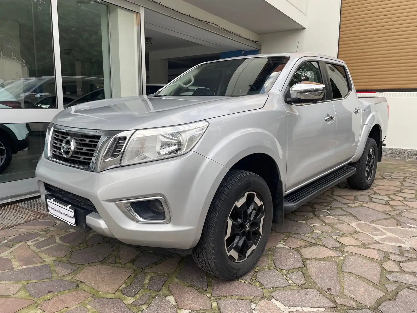 Nissan Navara 2.3 dci d.cab N-Connecta 4wd 190cv UNICO PROPRIETA Plateado - 1