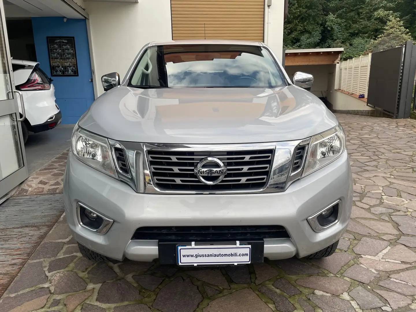 Nissan Navara 2.3 dci d.cab N-Connecta 4wd 190cv UNICO PROPRIETA Plateado - 2