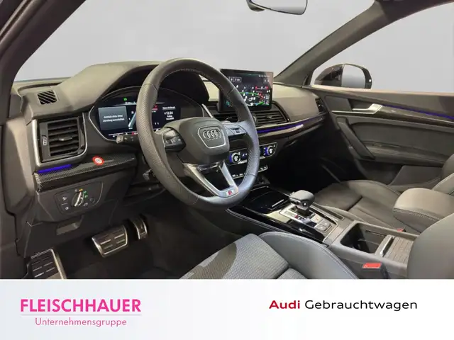 Audi SQ5 view 10