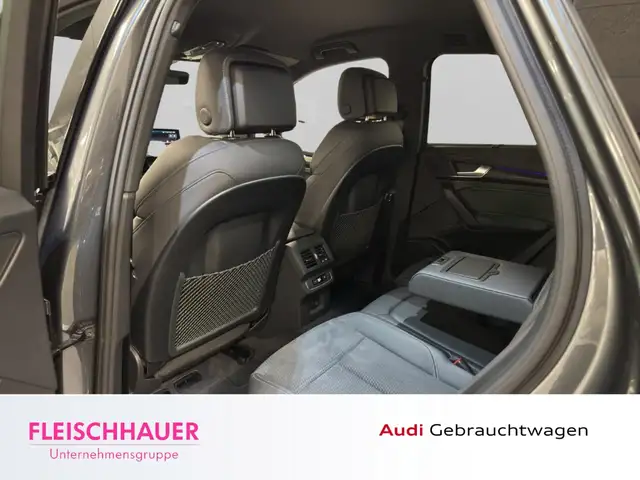 Audi SQ5 view 14