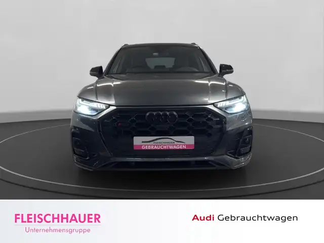 Audi SQ5 view 2