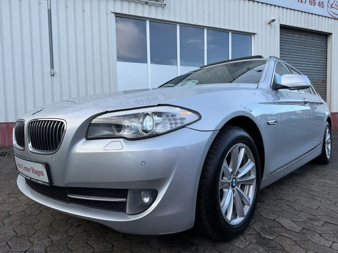 BMW 520 d 135kW 184PS Automatik/LED/NAVI/PANO/PDC/SHZ Silber - 1
