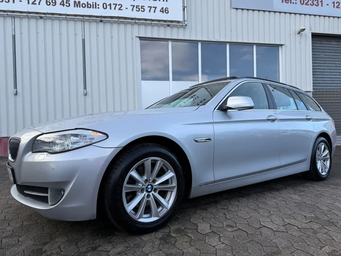 BMW 520 d 135kW 184PS Automatik/LED/NAVI/PANO/PDC/SHZ Silber - 2