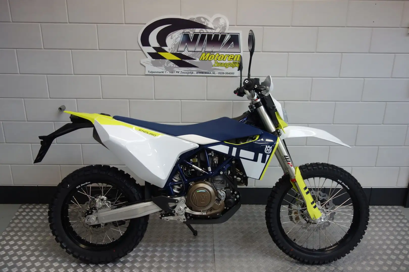 Husqvarna 701 Enduro Blanc - 1
