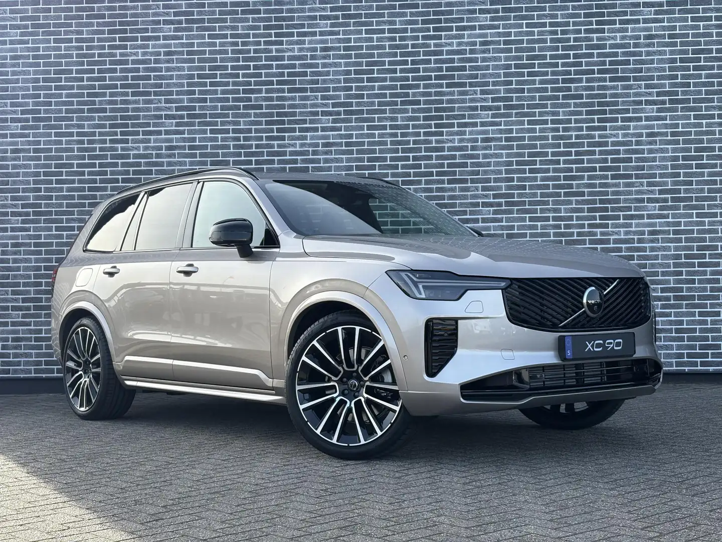 Volvo XC90 2.0 T8 Plug-in hybrid AWD Ultra Dark | Nieuw model Gold - 2
