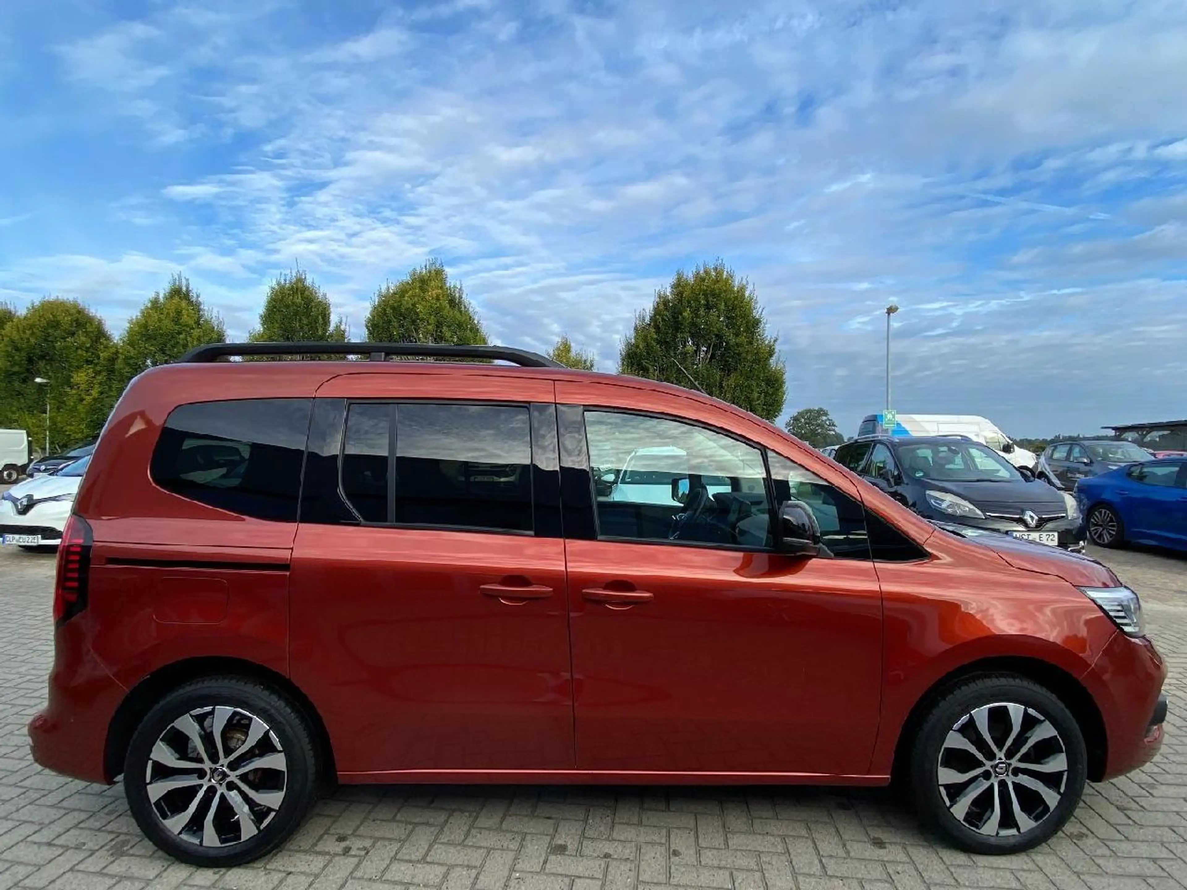 Renault Kangoo TCe 130 Intens AHK*SHZ*Navi*CarPlay*AndroidAuto — photo 4