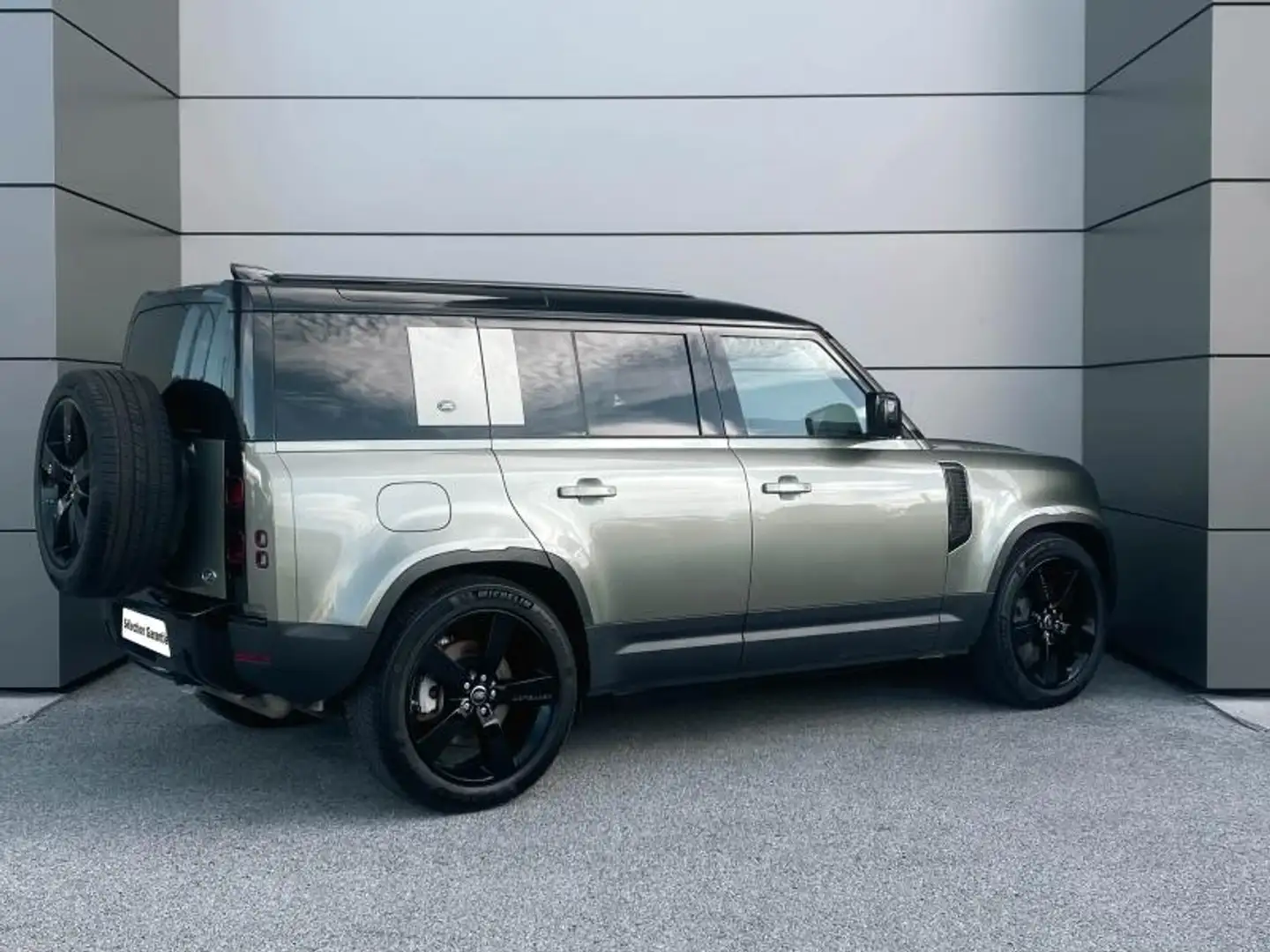 Land Rover Defender 110 3.0 P400 HSE Vert - 2