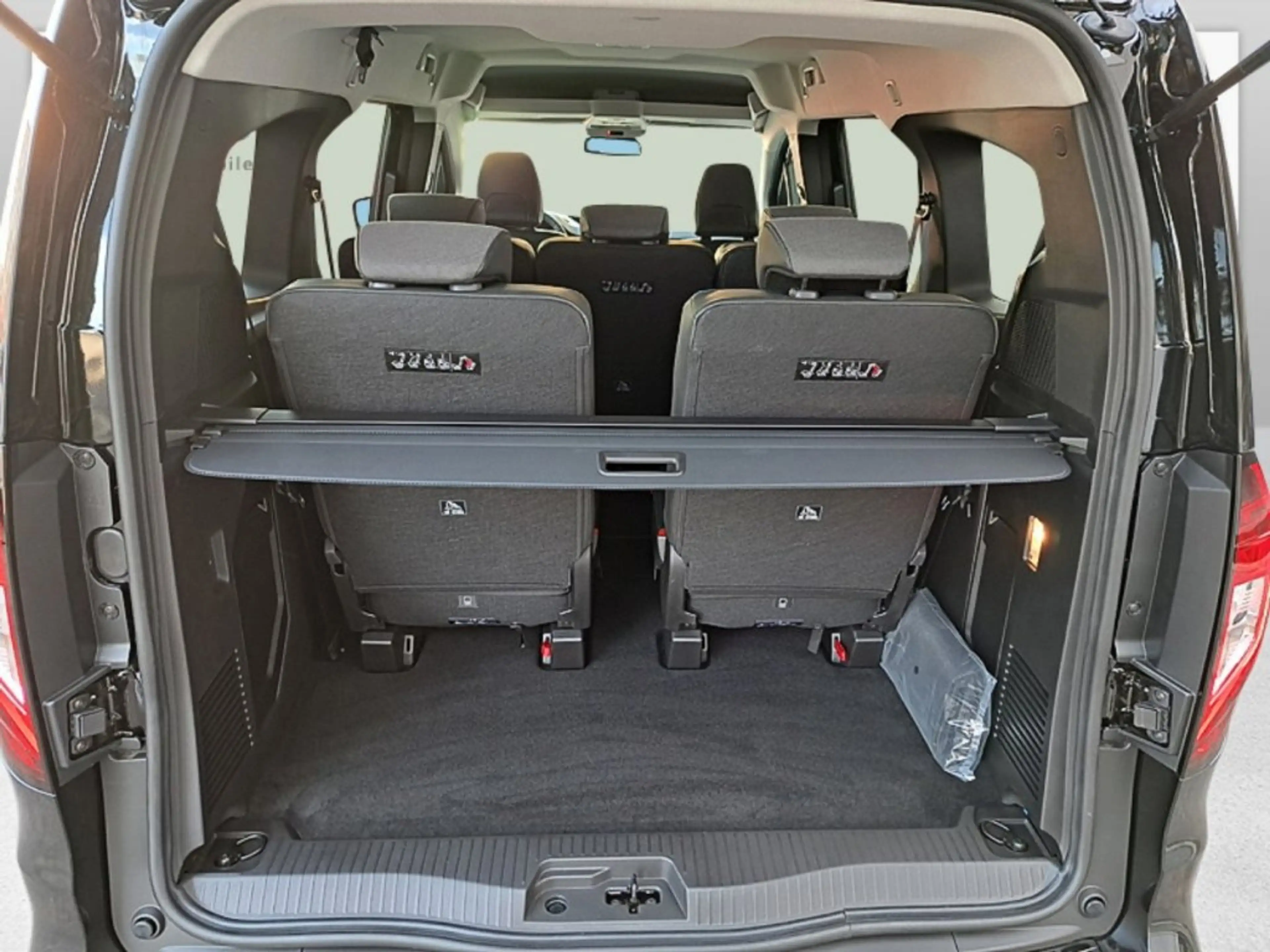 Nissan Townstar TEKNA EVALIA 1.3 DIG-T 130PS 6MT L2 7-SITZER — photo 7