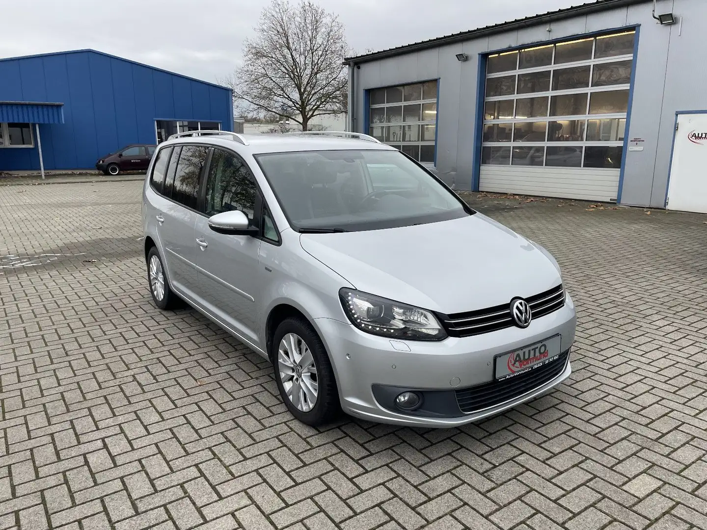 Volkswagen Touran Life Xenon GRA Sitzheizung Silber - 2