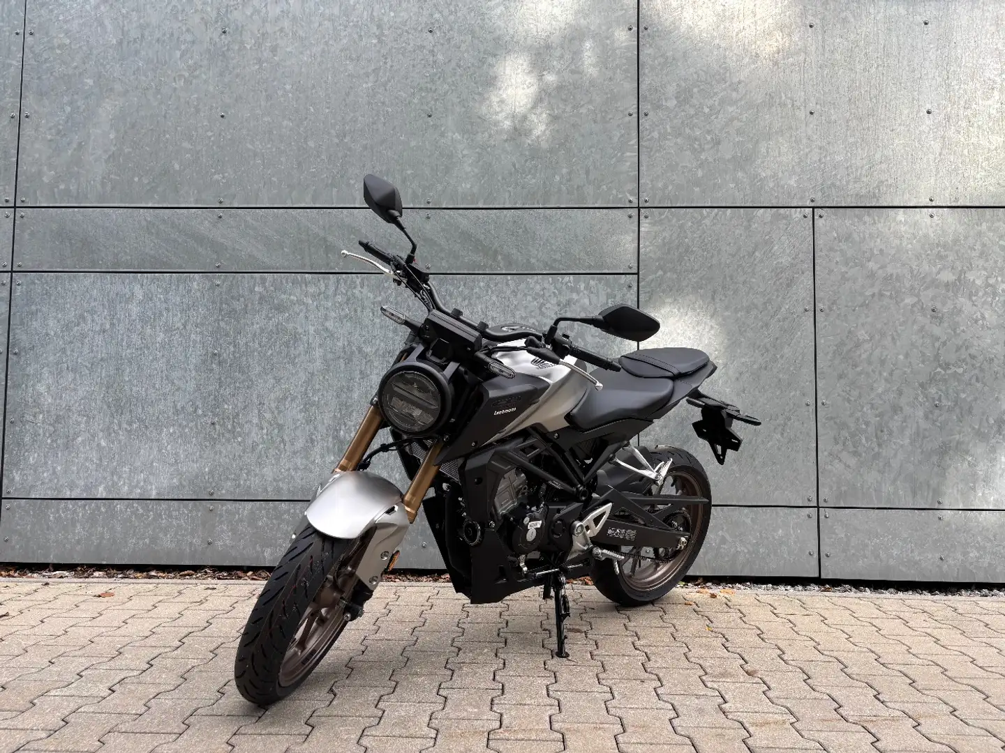 Honda CB 125 R 2024 Tagesz. Silber - 2