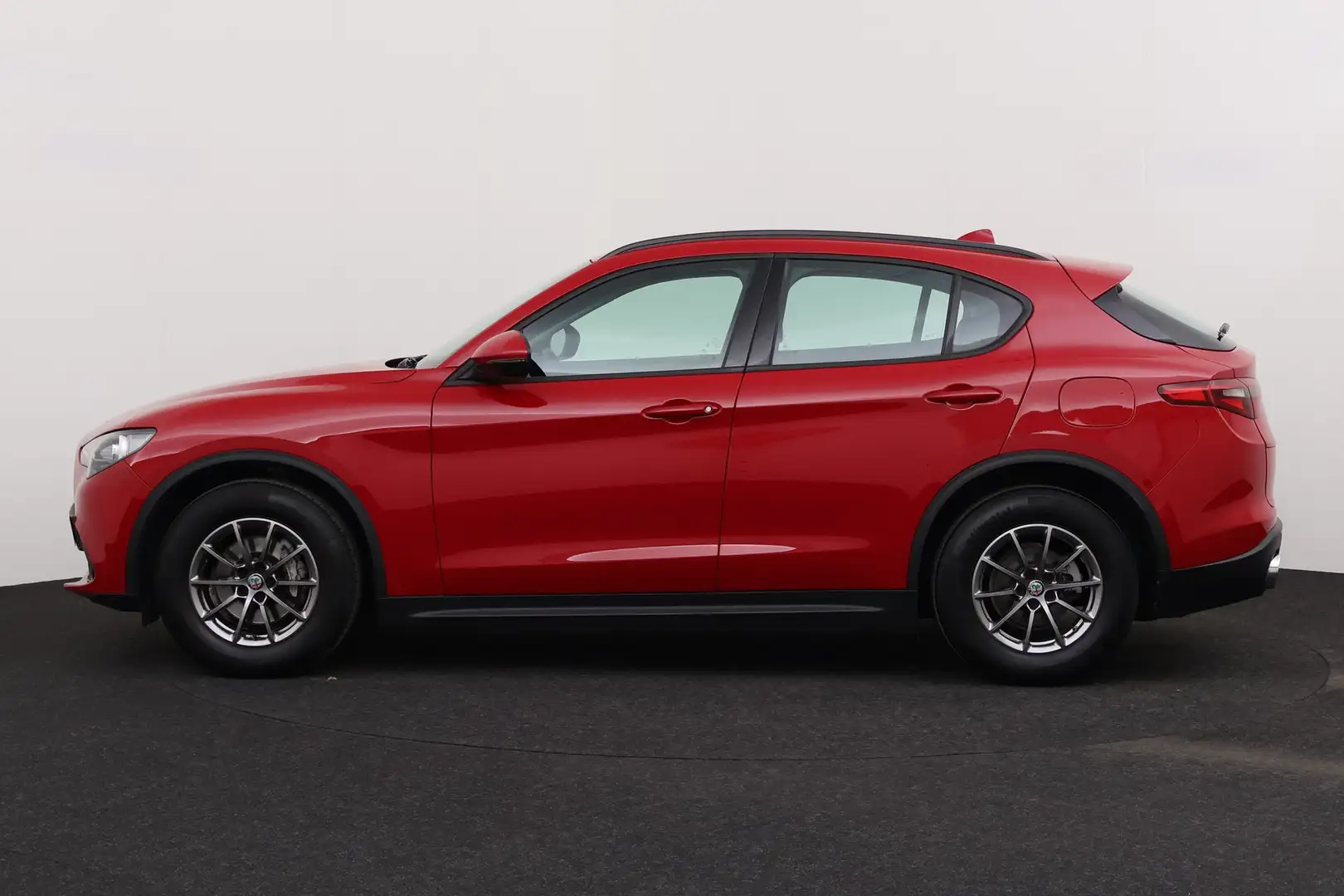 Alfa Romeo Stelvio 2.2d RWD + A/T + GPS + CAMERA + PDC + CRUISE + ALU - 2