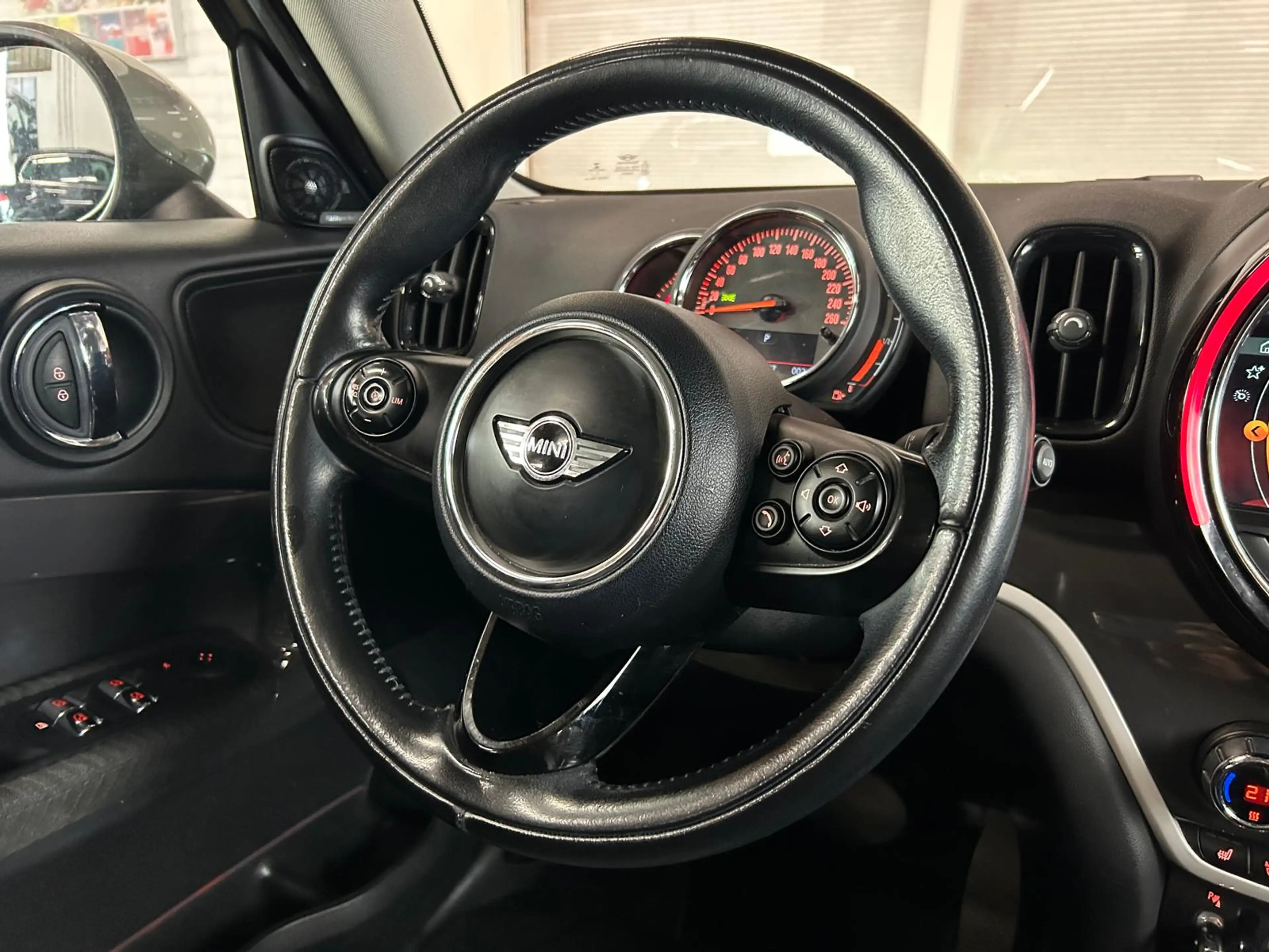 MINI Cooper Countryman 1.5 ALL4 Salt — photo 7