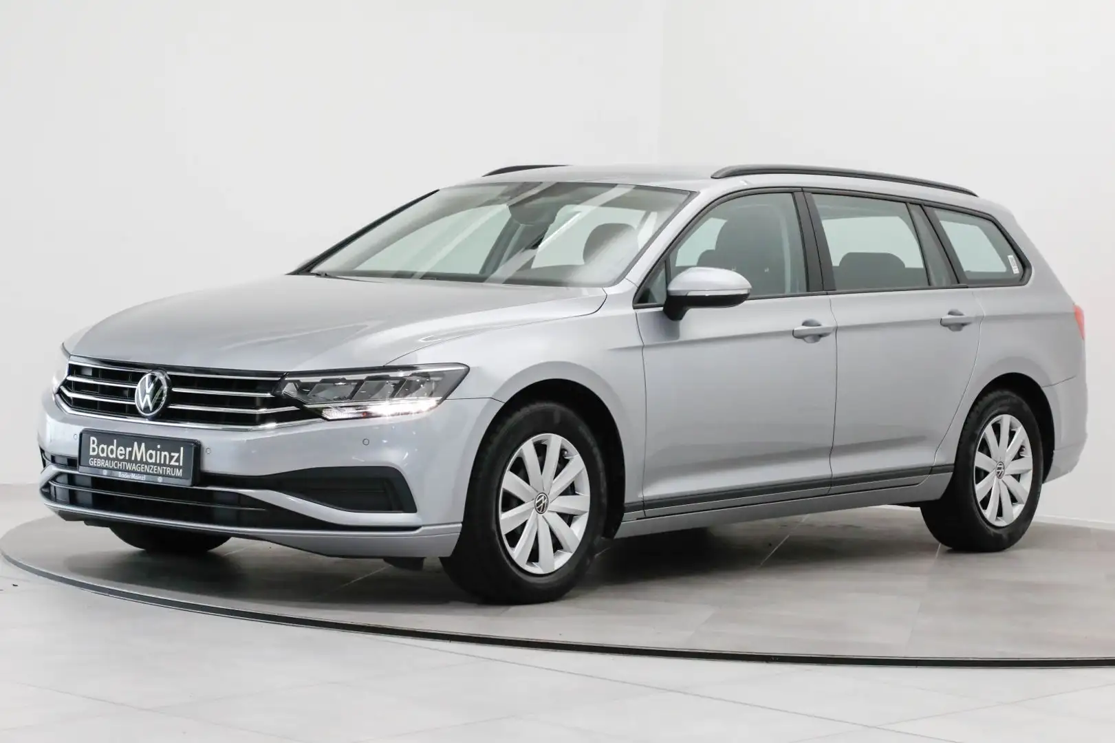 Volkswagen Passat Variant 1.5 TSI DSG Navi SHZ Kamera LED Silber - 2