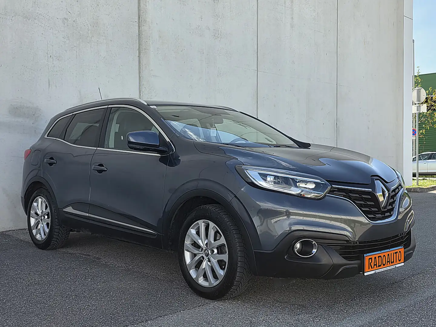 Renault Kadjar Energy dCi 110 6-Gang Life **WENIG KM** Grau - 2