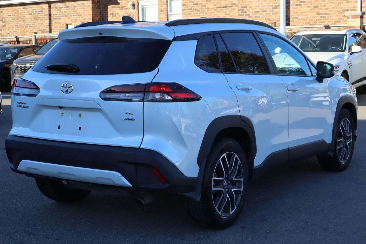 2026 Toyota Corolla Cross LE AWD — photo 5