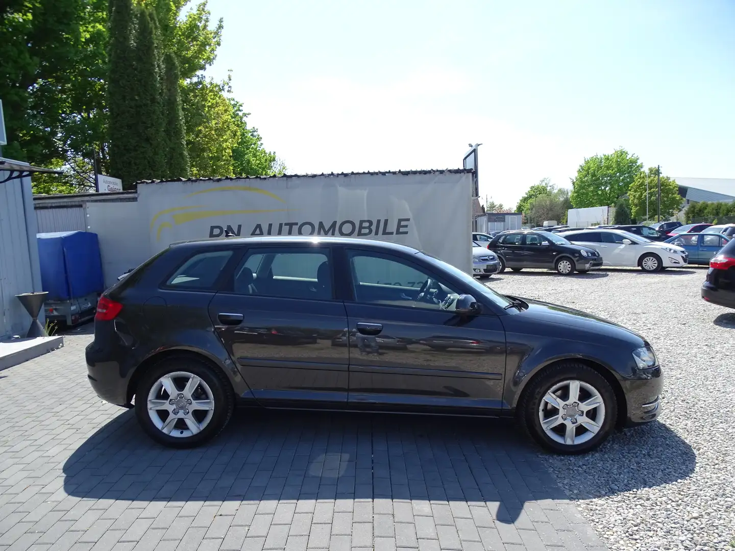 Audi A3 1.6 TDI Attraction Automatik *1-HAND / SCHECKHEFT* Grau - 2