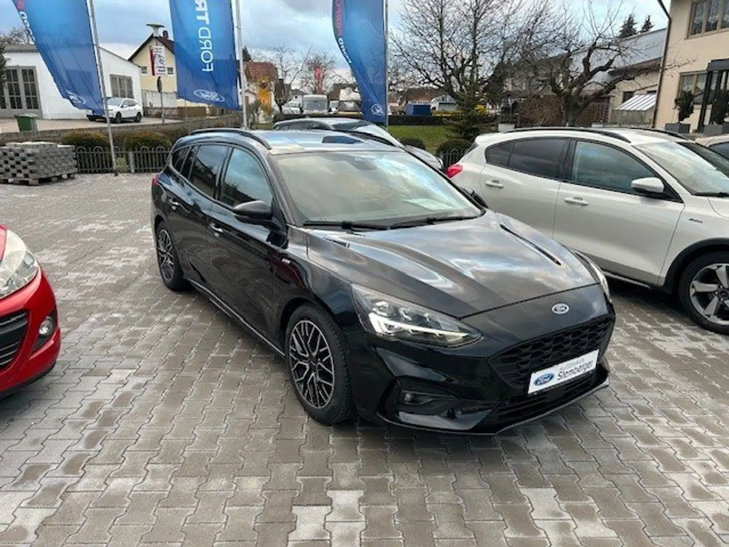 Ford Focus ST-Line Schwarz - 1