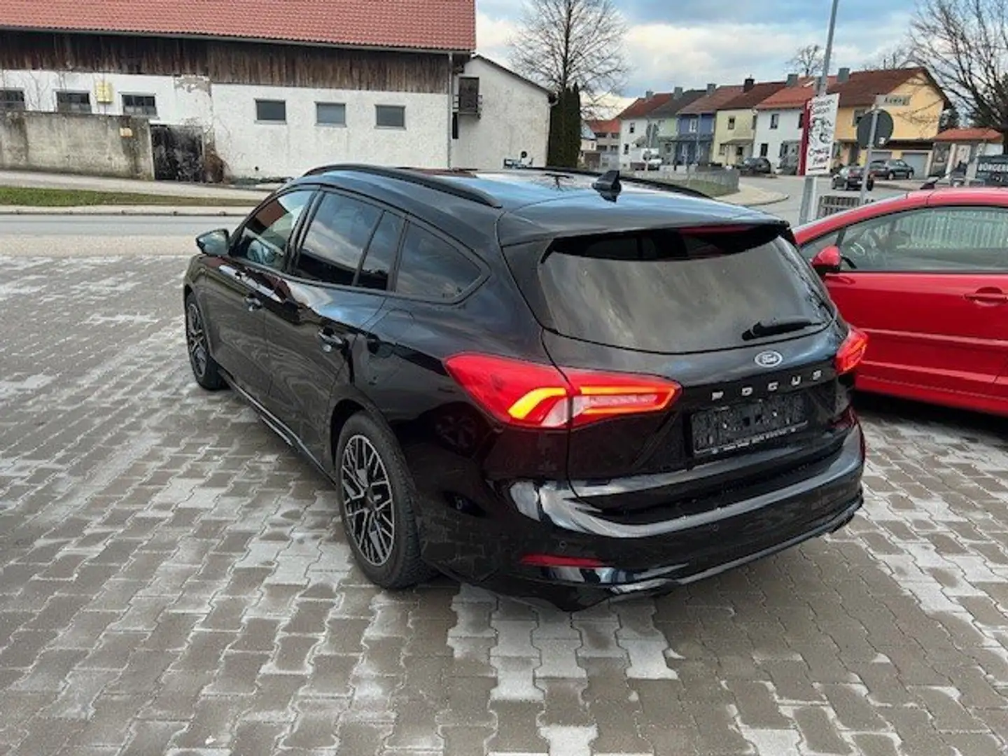 Ford Focus ST-Line Schwarz - 2