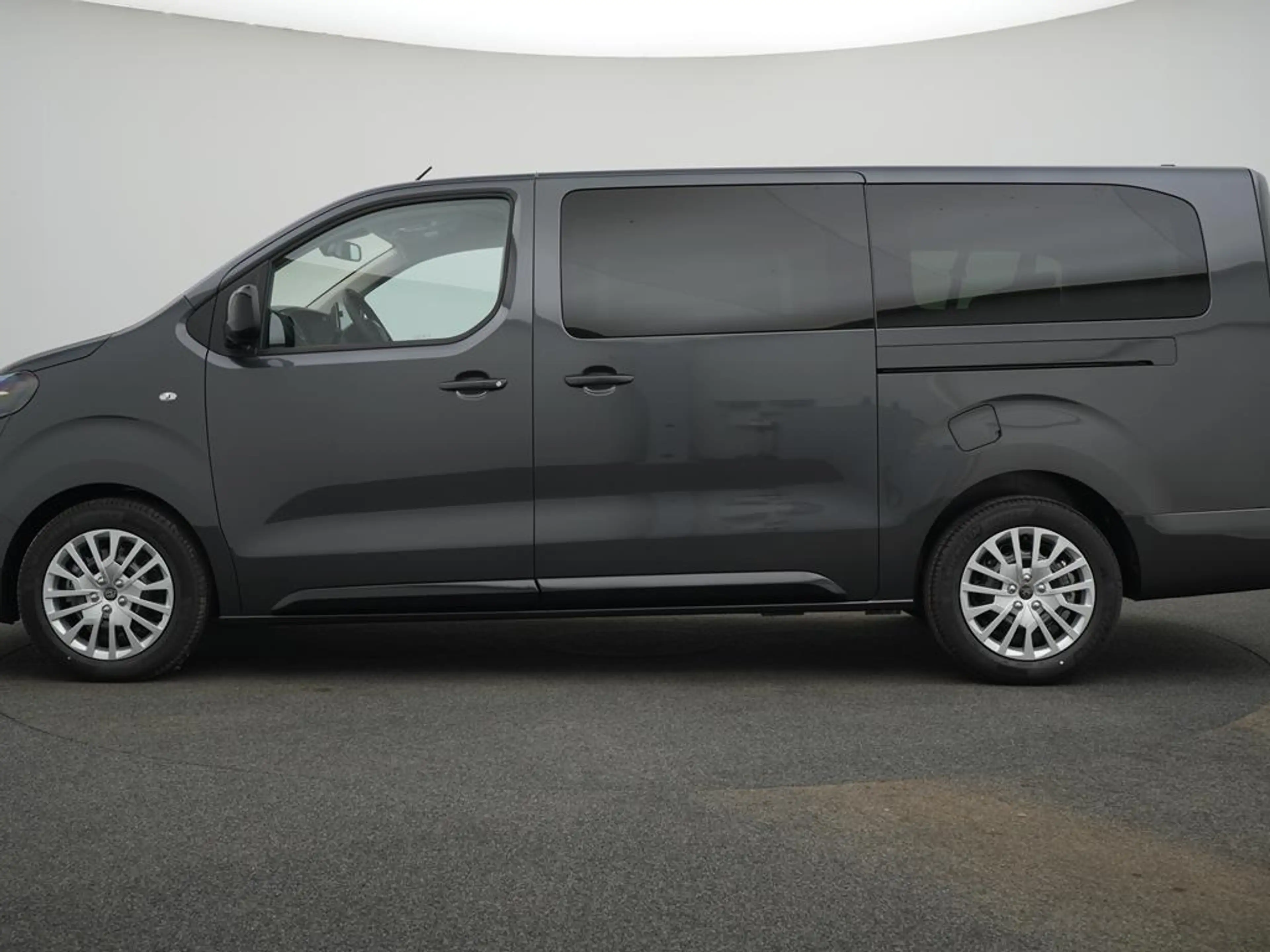 Peugeot Traveller Active L3 Diesel 180 EAT8 — photo 5