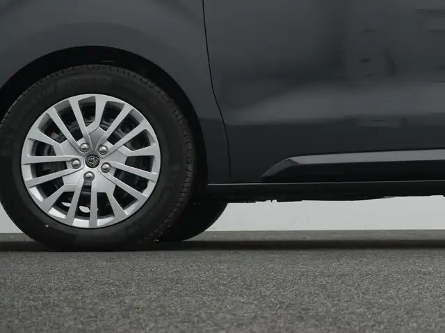 Peugeot Traveller view 9